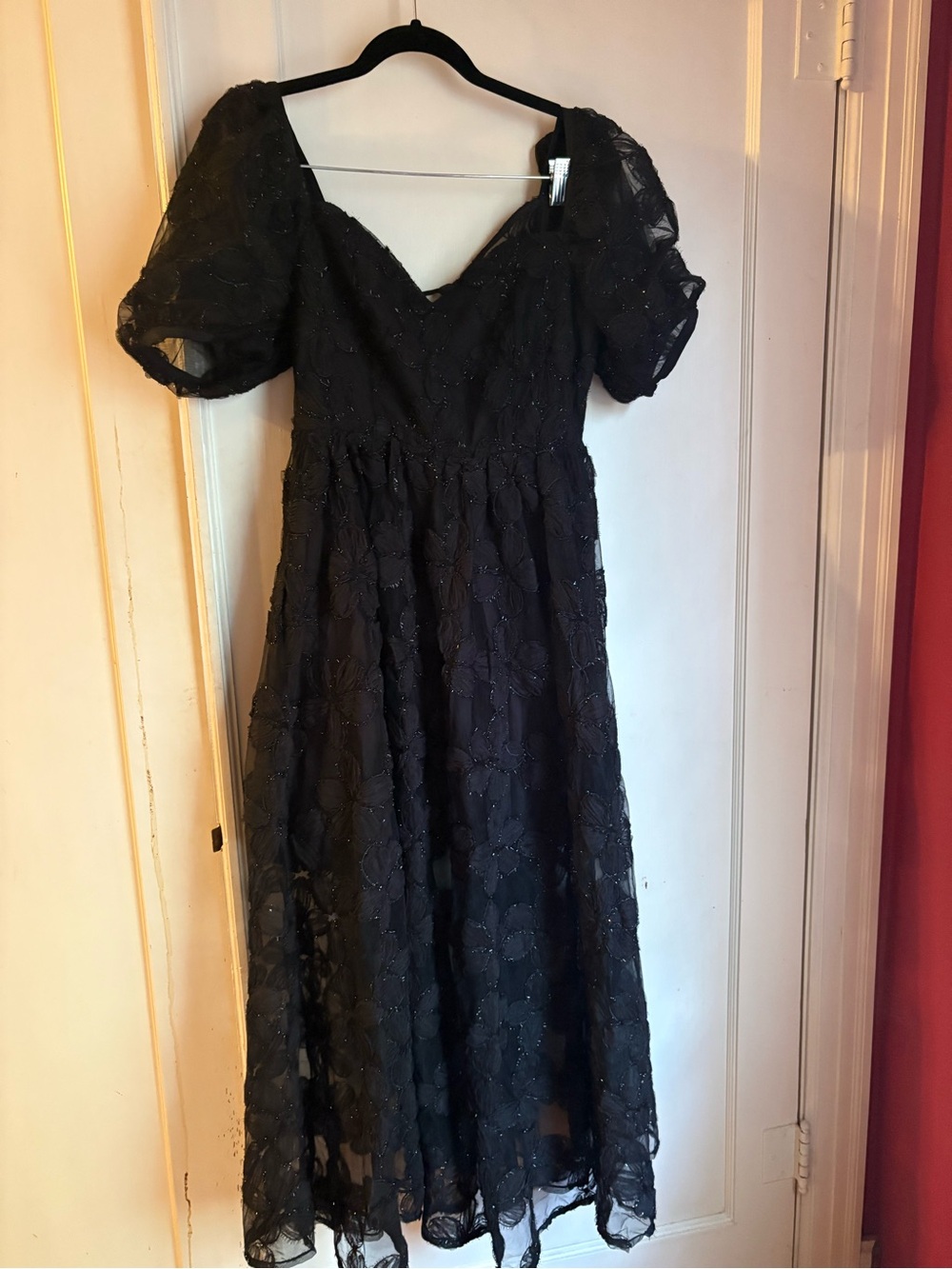 Elegant Black Puff-Sleeve Midi Dress